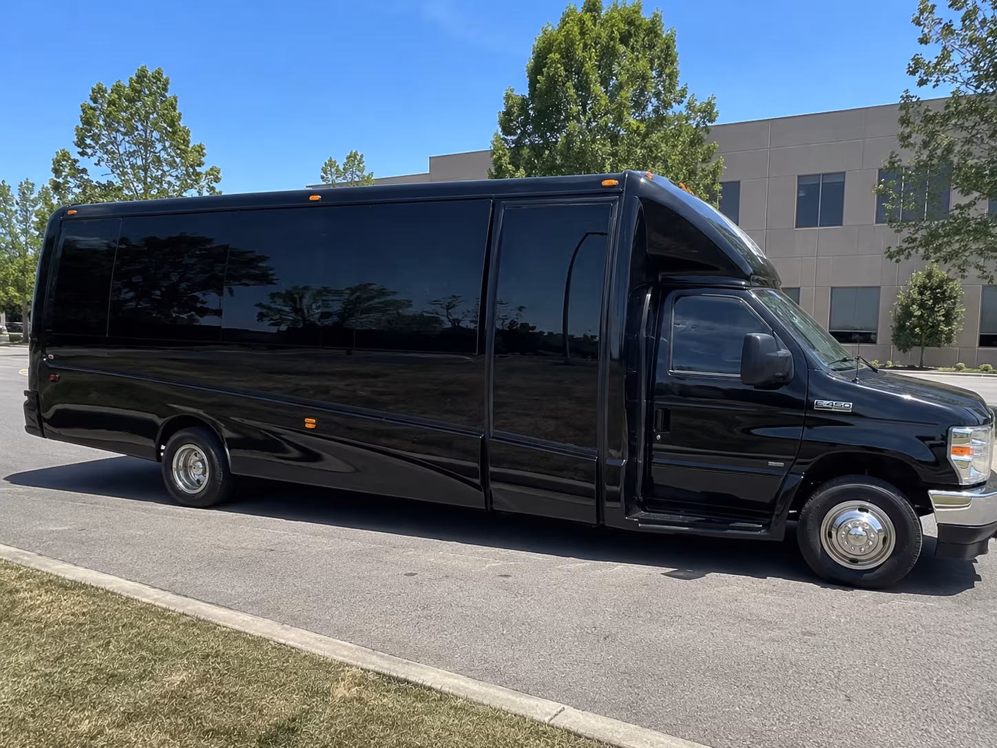 Tacoma Winery Tour & Pub Crawl Transportation